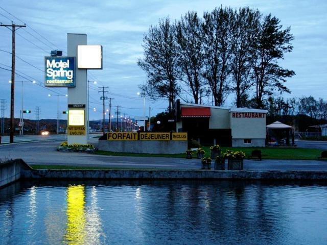 Motel Spring Chateau Richer Exterior photo